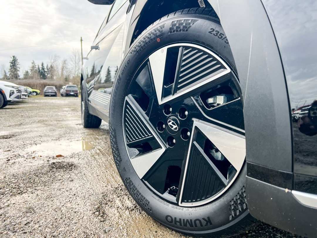 2026 Hyundai Ioniq 5 SE - Image 2