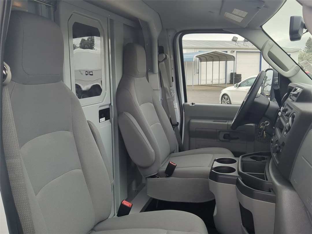 2024 Ford E-350sd Base - Image 24