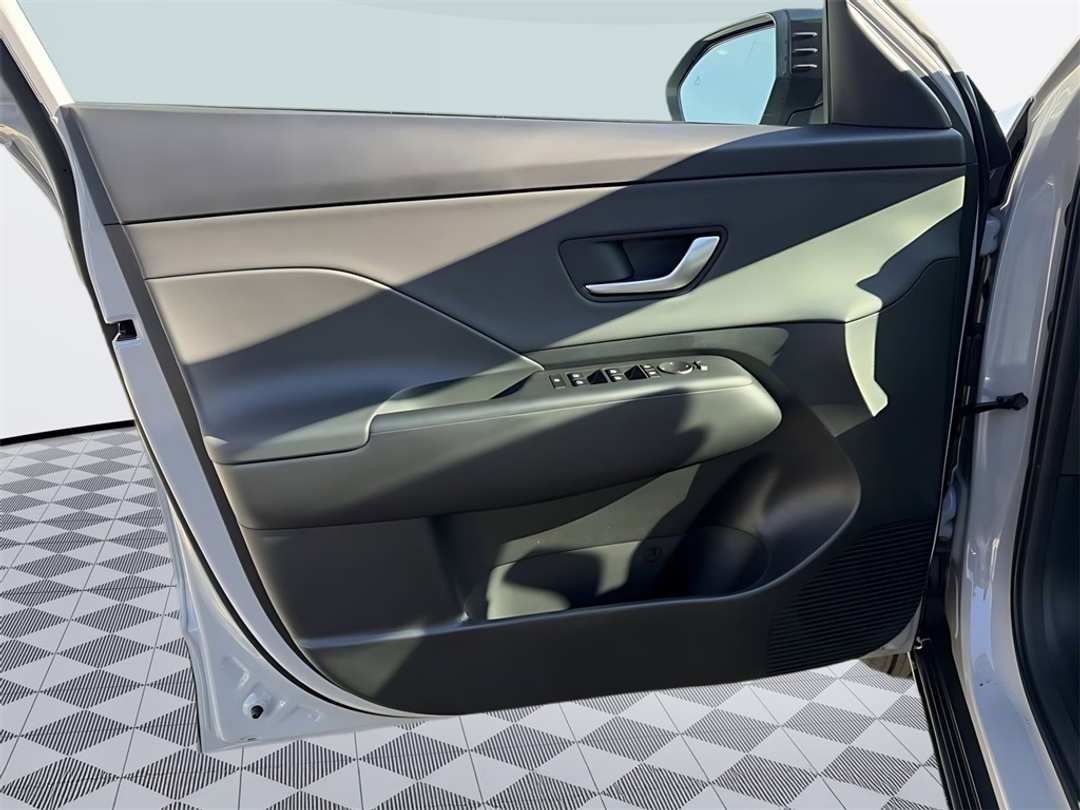 2026 Hyundai Kona SEL Premium - Image 11