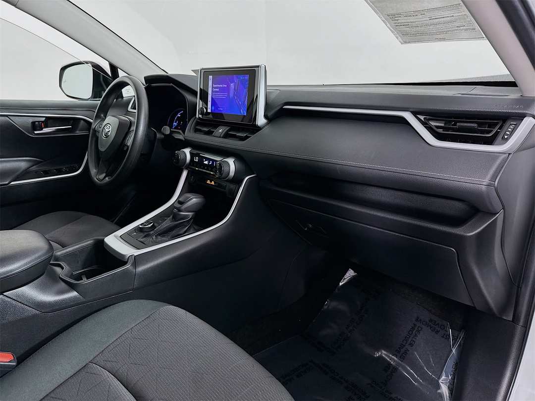 2024 Toyota Rav4 XLE - Image 28