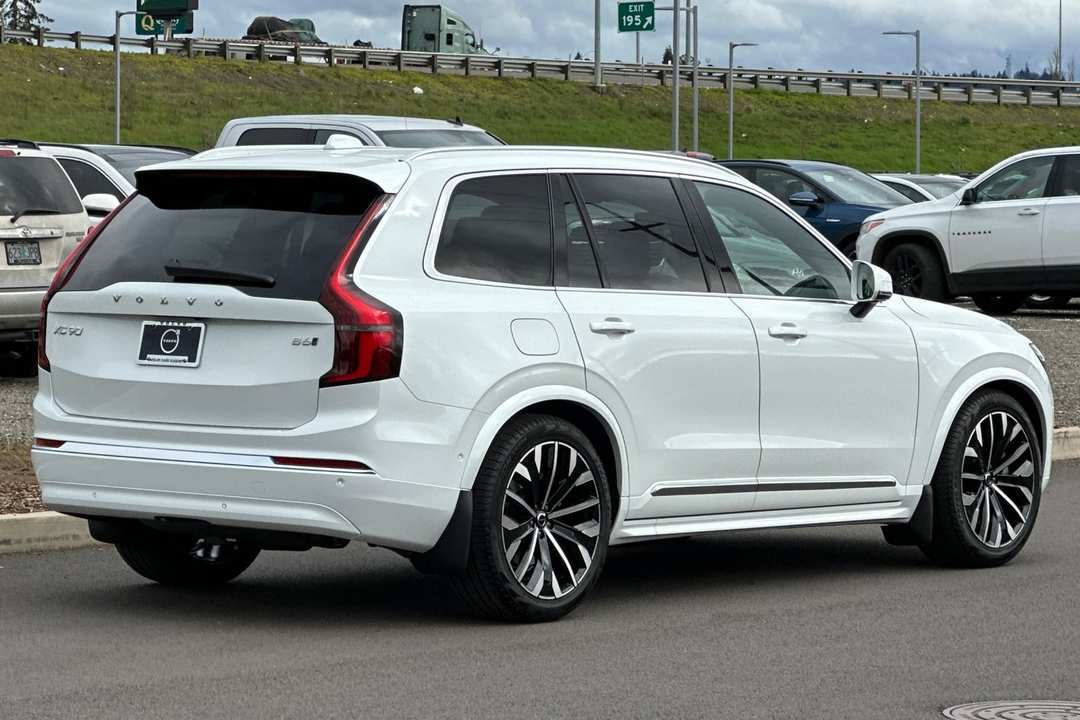 2026 Volvo Xc90 B6 Ultra - Image 3