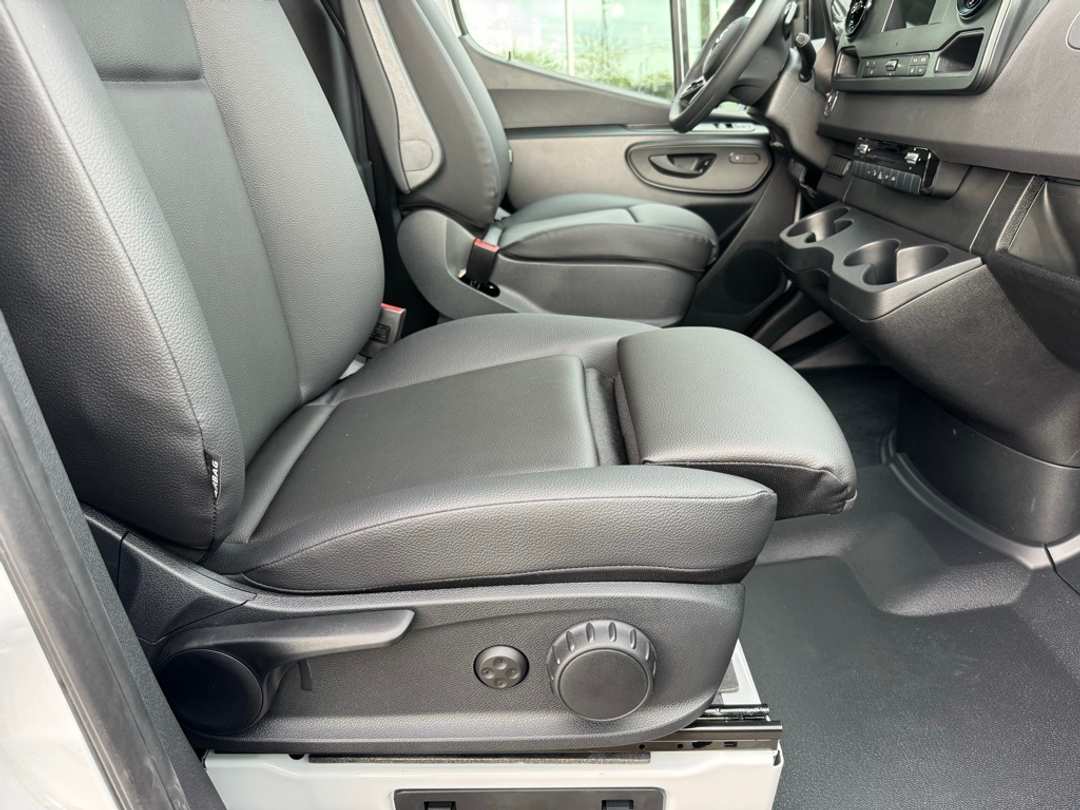 2024 Mercedes-Benz Sprinter 3500 Cargo 170 WB - Image 16