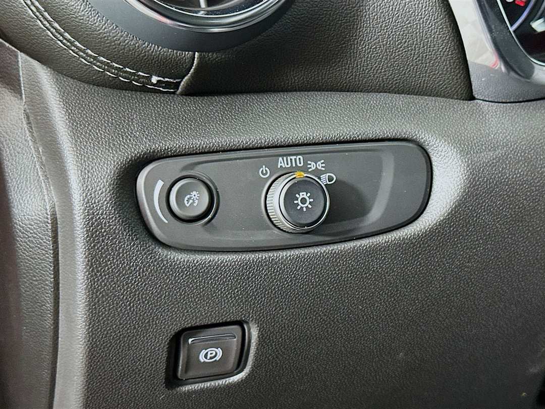 2025 Chevrolet Blazer LT - Image 11