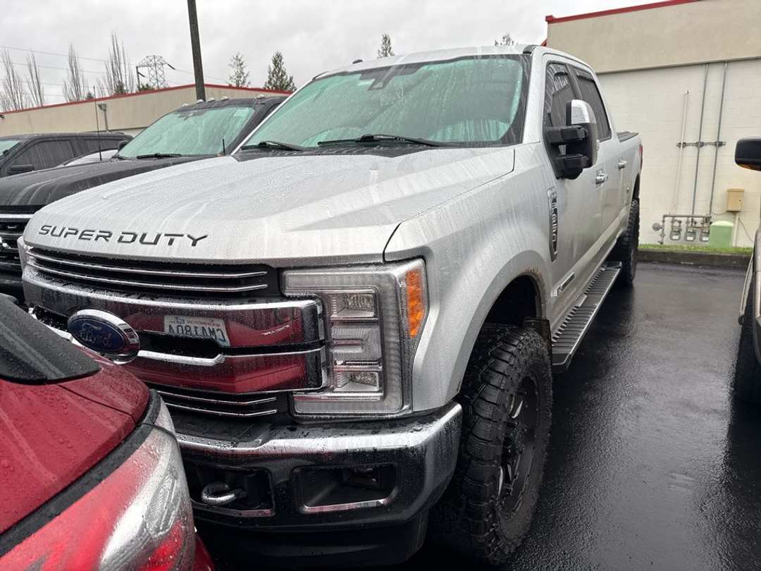 2017 Ford F-350Sd Lariat - Image 2