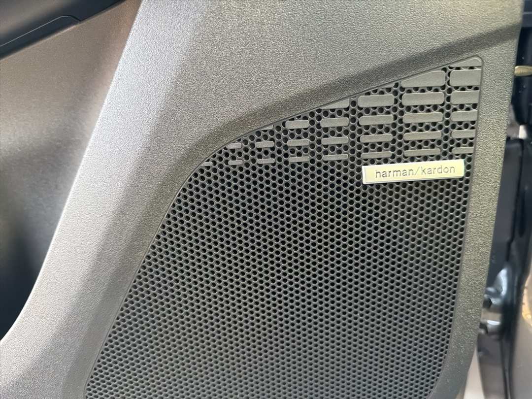 2026 Subaru Solterra Limited - Image 13