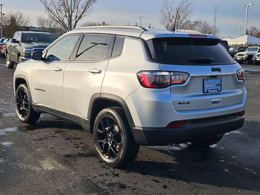 2026 Jeep Compass Latitude - Image 3
