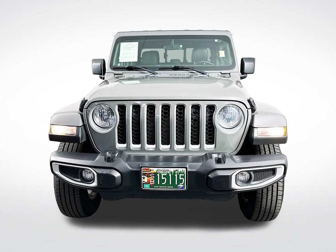 2021 Jeep Gladiator Overland - Image 2