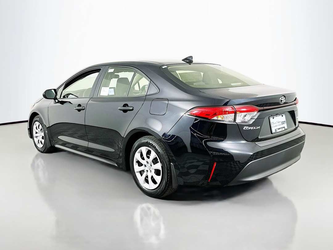 2026 Toyota Corolla LE - Image 5