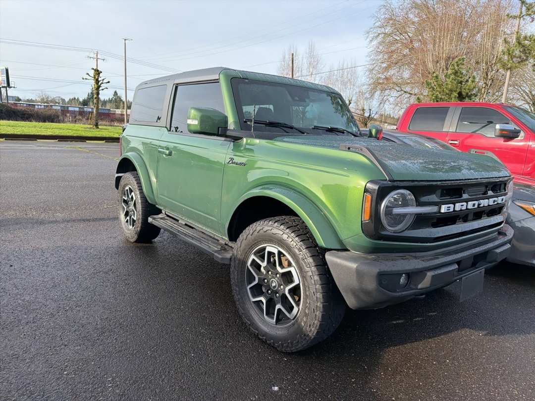 2023 Ford Bronco Outer Banks - Image 3