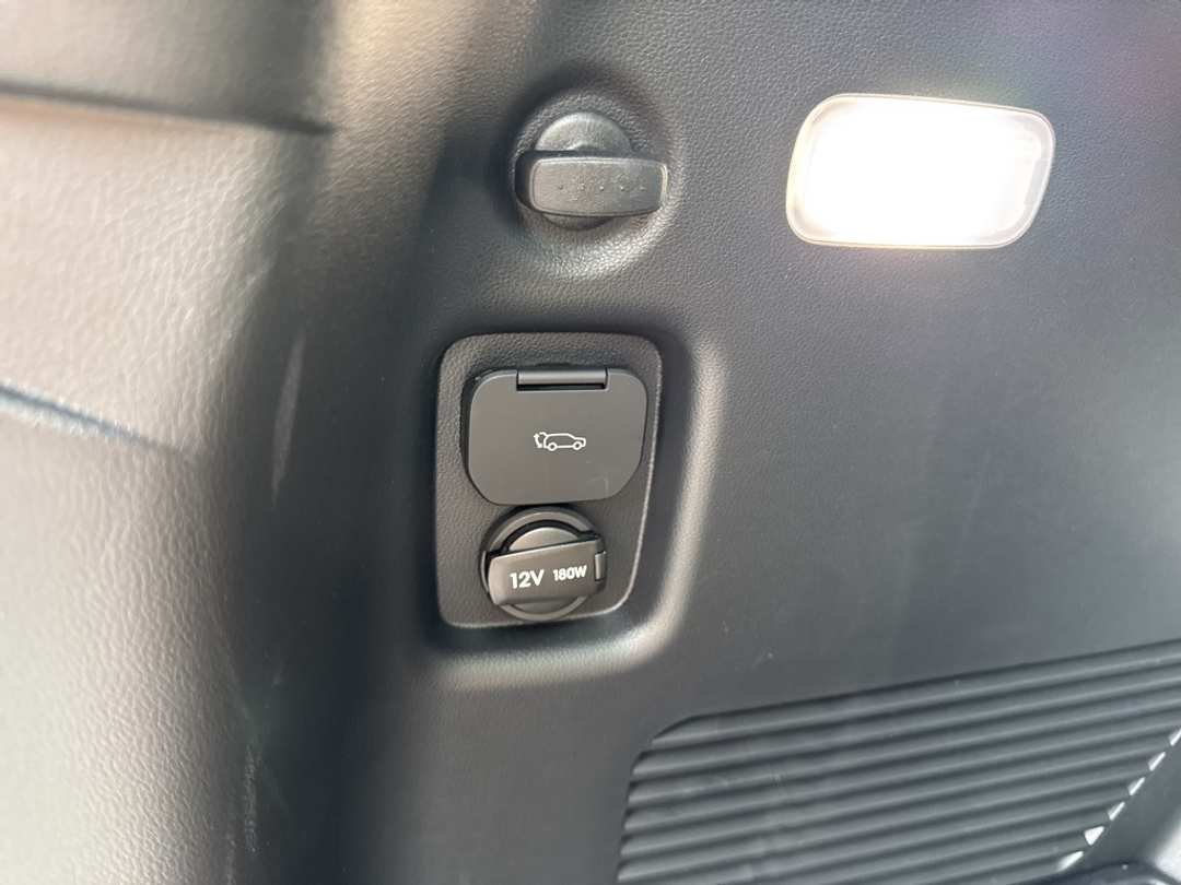 2026 Hyundai Ioniq 9 Performance Calligraphy - Image 13