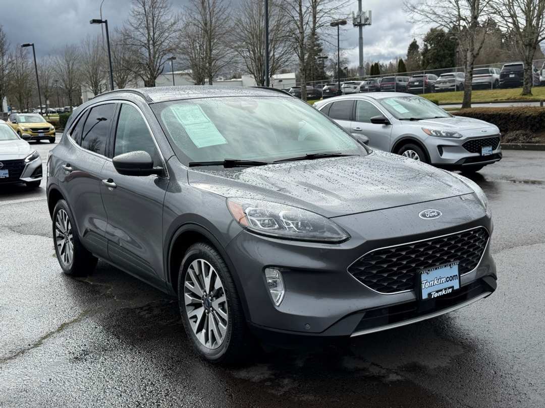 2022 Ford Escape Titanium - Image 2