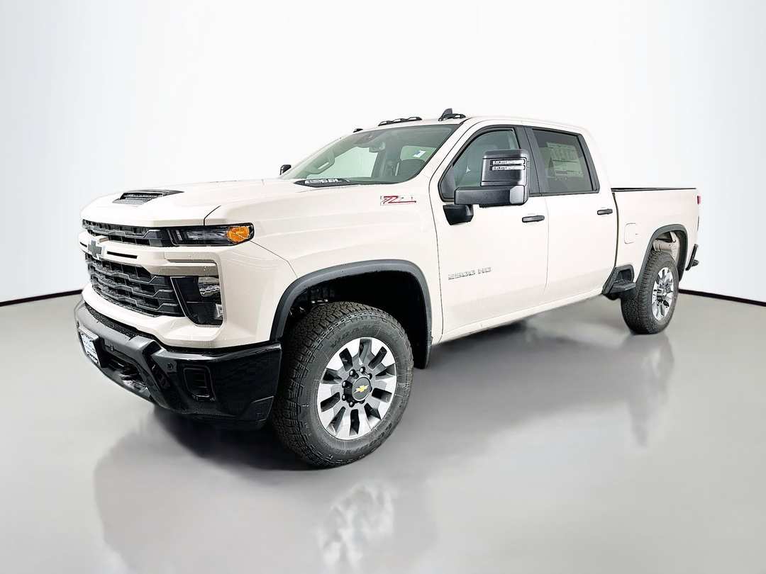 2026 Chevrolet Silverado 2500Hd Custom - Image 3