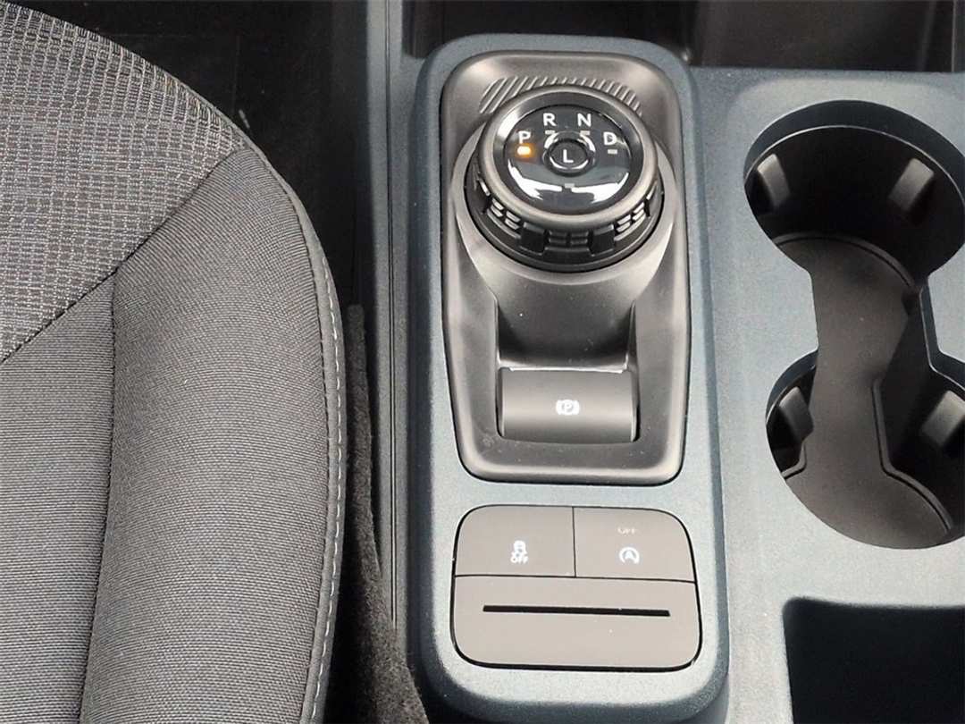 2026 Ford Maverick XL - Image 17