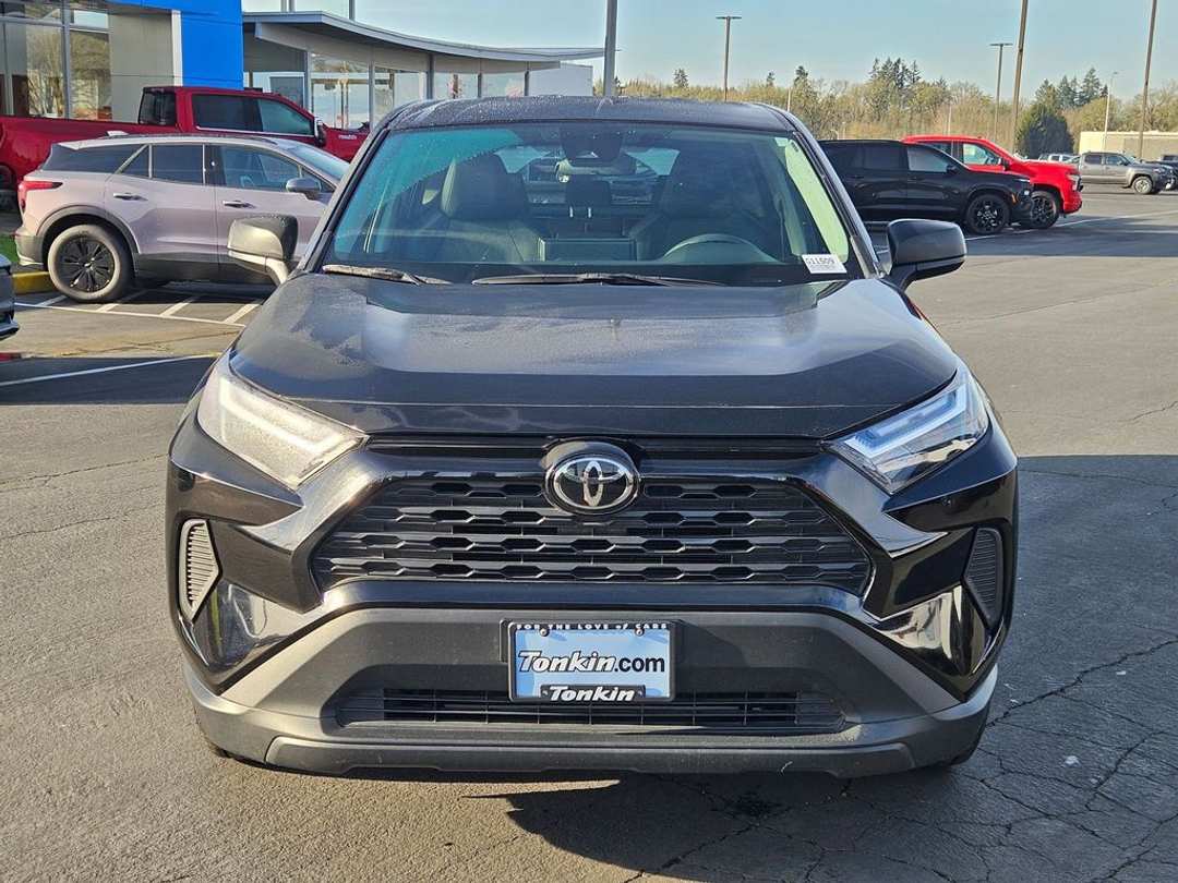 2024 Toyota Rav4 LE - Image 9