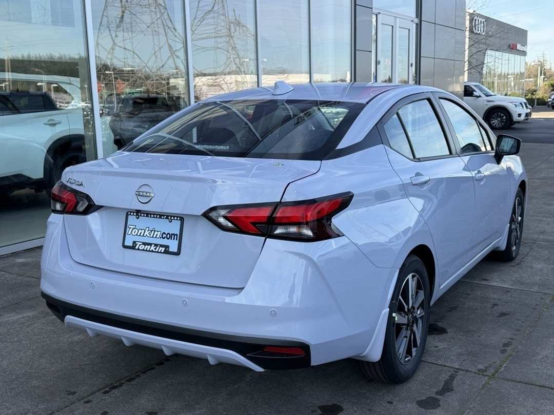 2025 Nissan Versa 1.6 SV - Image 11