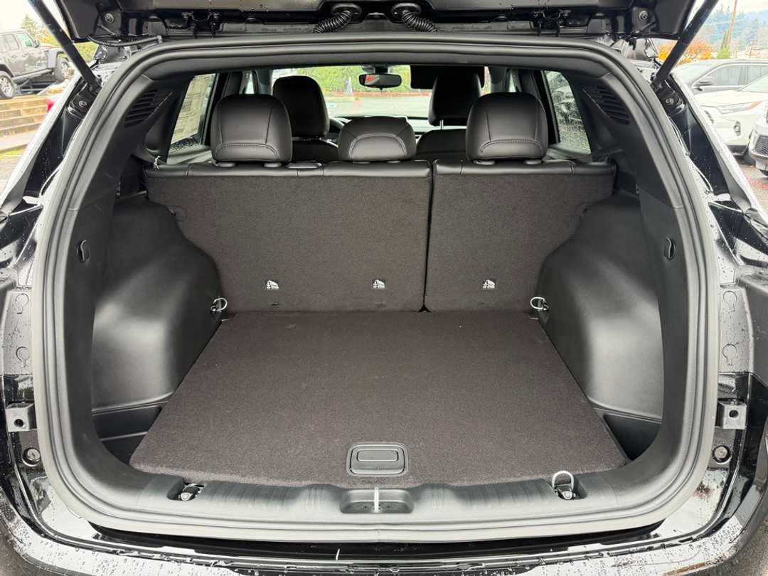 2026 Jeep Compass Latitude - Image 10