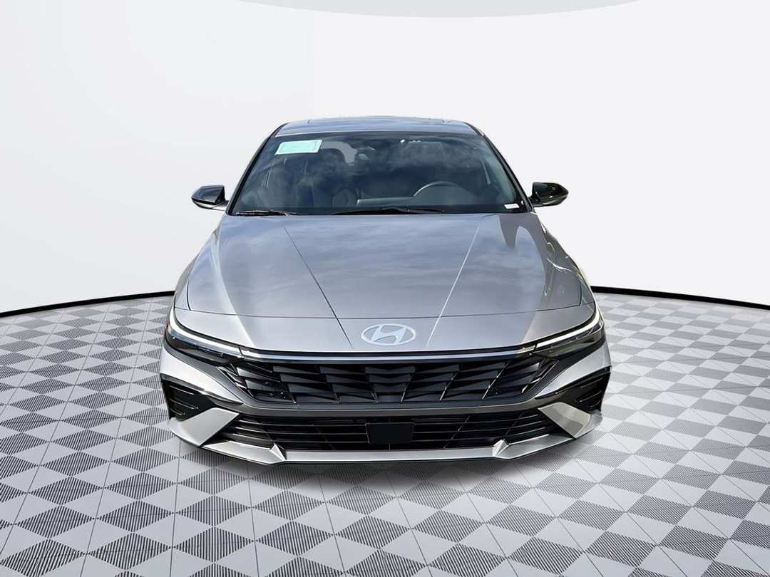 2026 Hyundai Elantra SEL Sport - Image 2