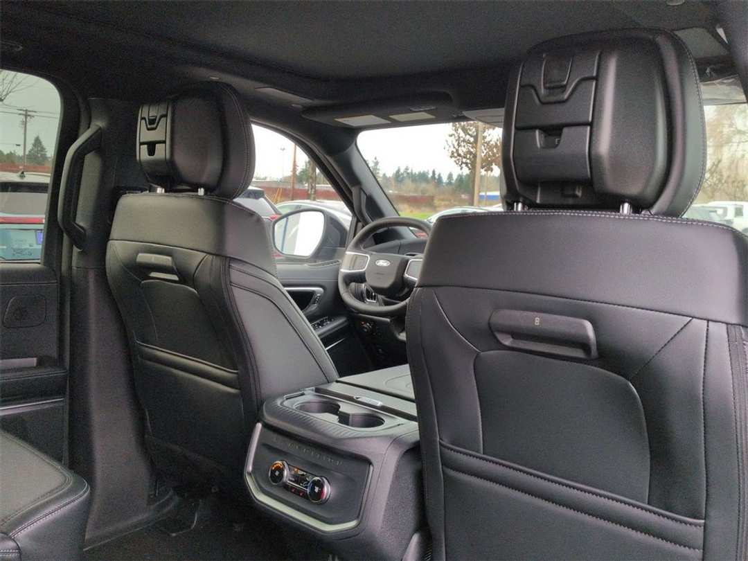 2026 Ford Expedition Platinum - Image 31