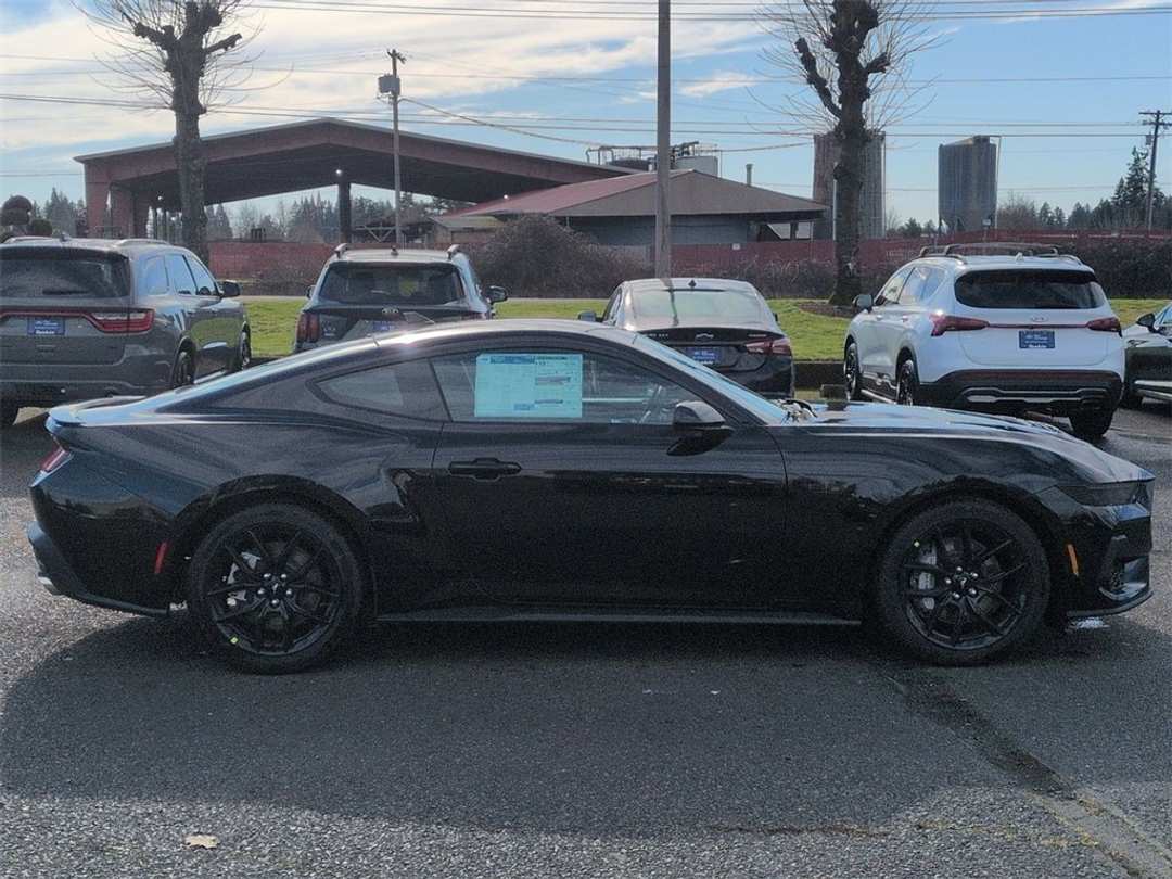 2026 Ford Mustang GT - Image 6