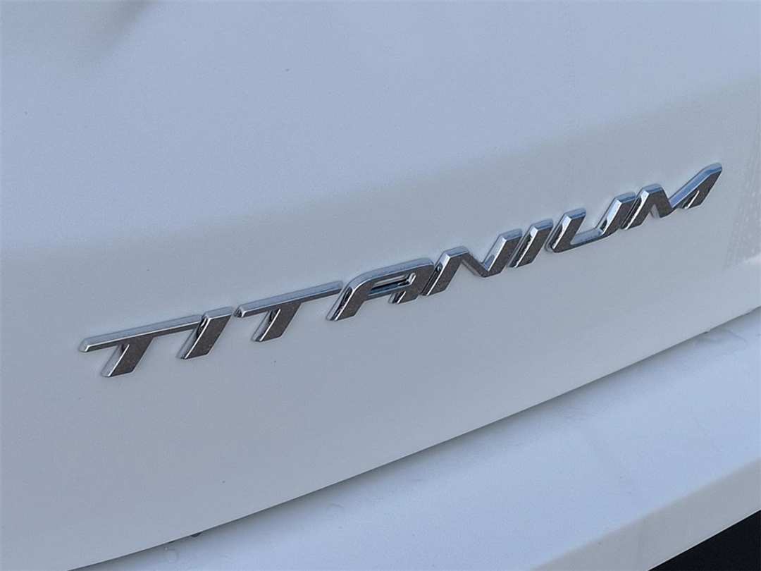 2023 Ford Edge Titanium - Image 28