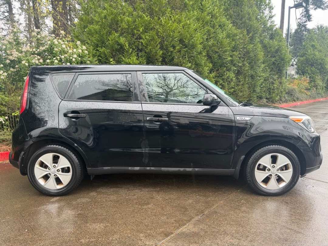 2016 Kia Soul Base - Image 2