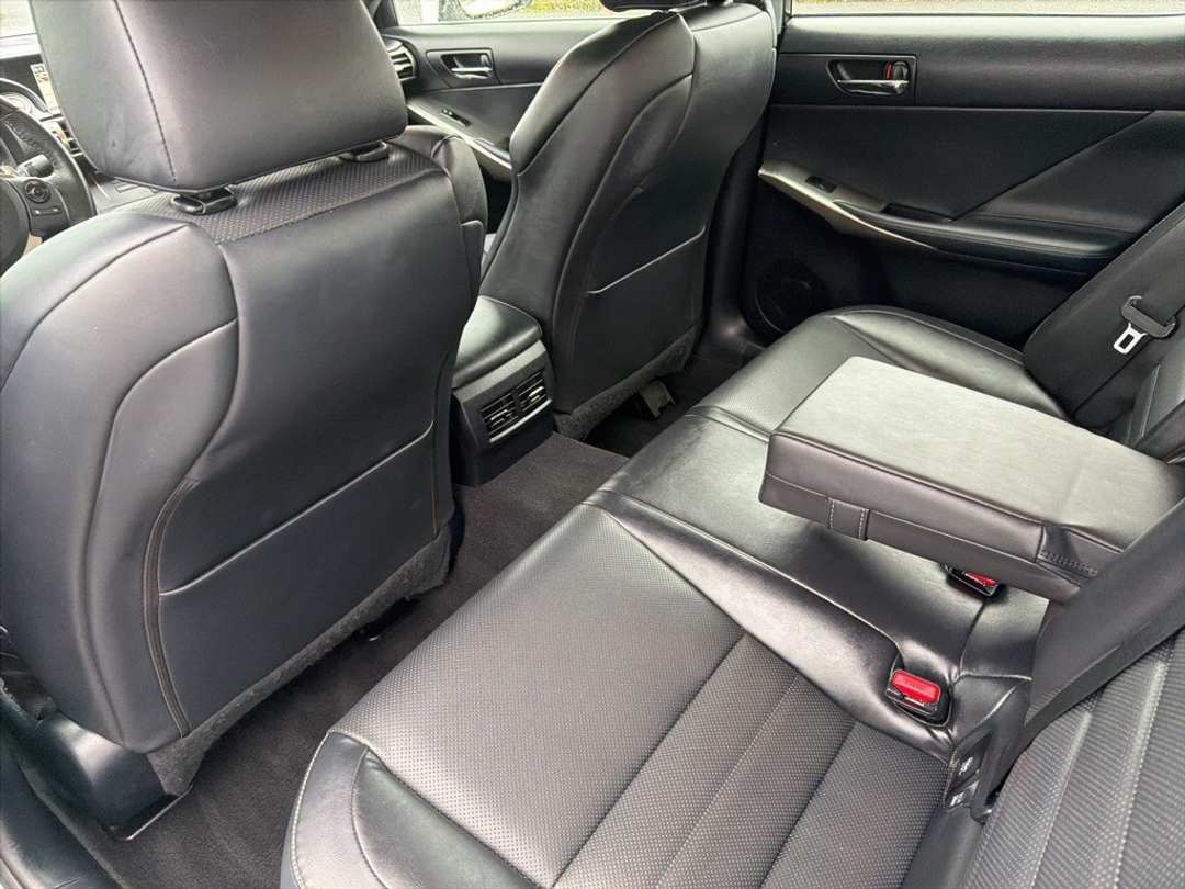 2015 Lexus Is 250 - Image 18