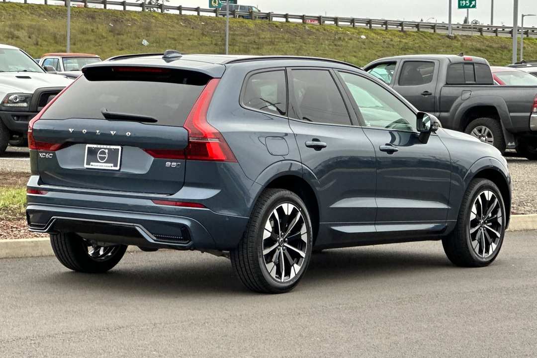 2026 Volvo Xc60 B5 Plus - Image 3