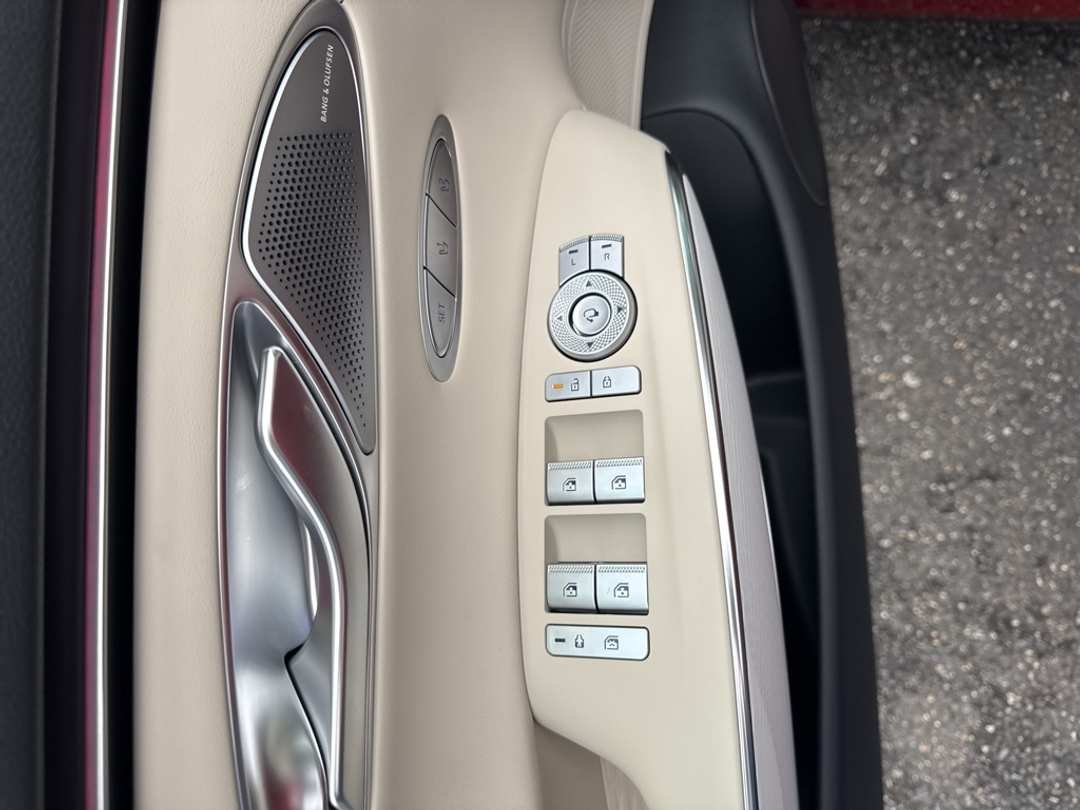 2026 Genesis Gv70 2.5T Advanced - Image 18