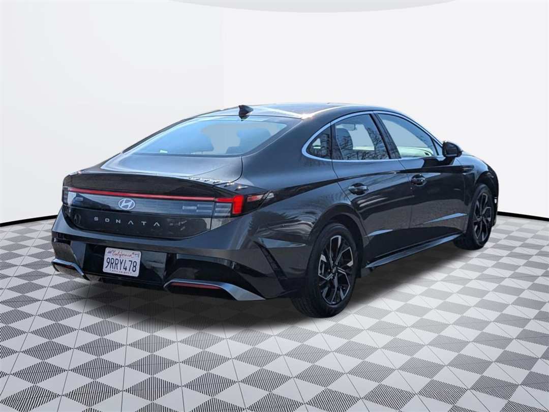 2025 Hyundai Sonata SEL - Image 7