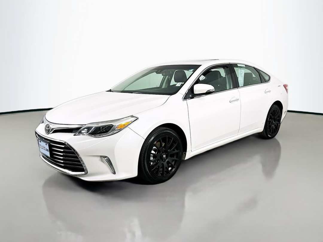2017 Toyota Avalon Limited - Image 4