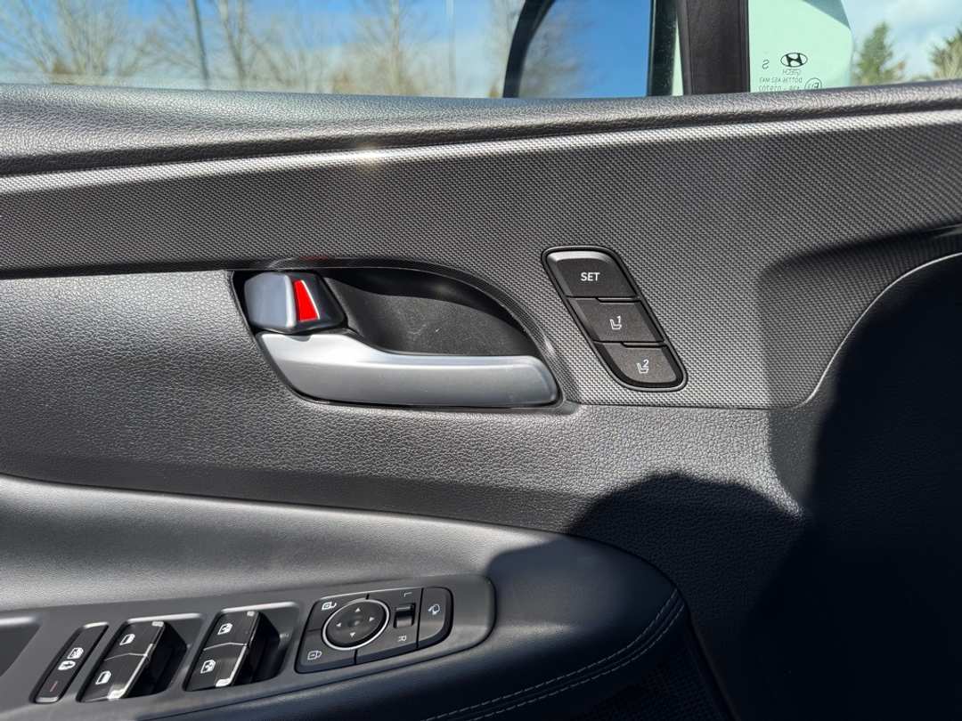 2023 Hyundai Santa Fe Limited - Image 13