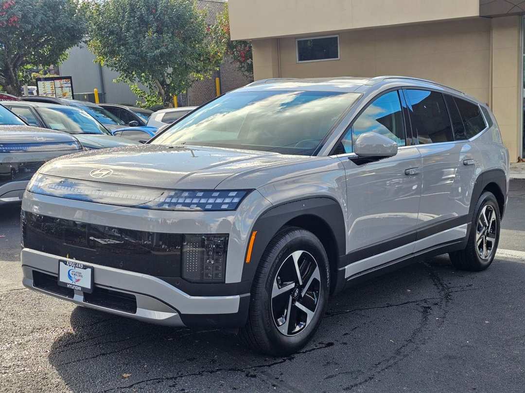 2026 Hyundai Ioniq 9 S - Image 3