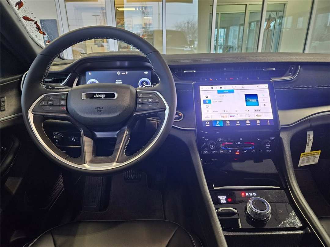 2025 Jeep Grand Cherokee Limited - Image 27