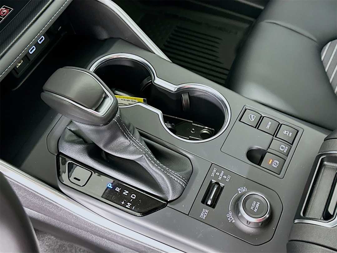 2026 Toyota Highlander XSE - Image 17