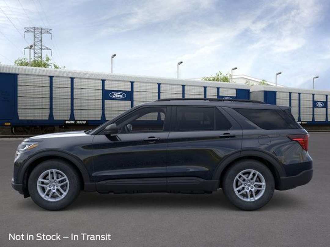 2026 Ford Explorer Active - Image 3