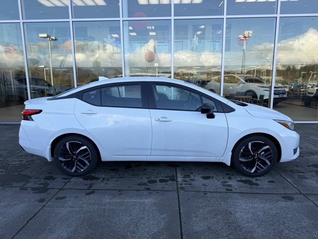 2025 Nissan Versa 1.6 SR - Image 8