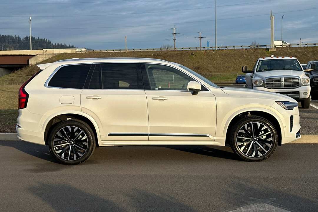 2026 Volvo Xc90 B6 Plus 7Seater - Image 2