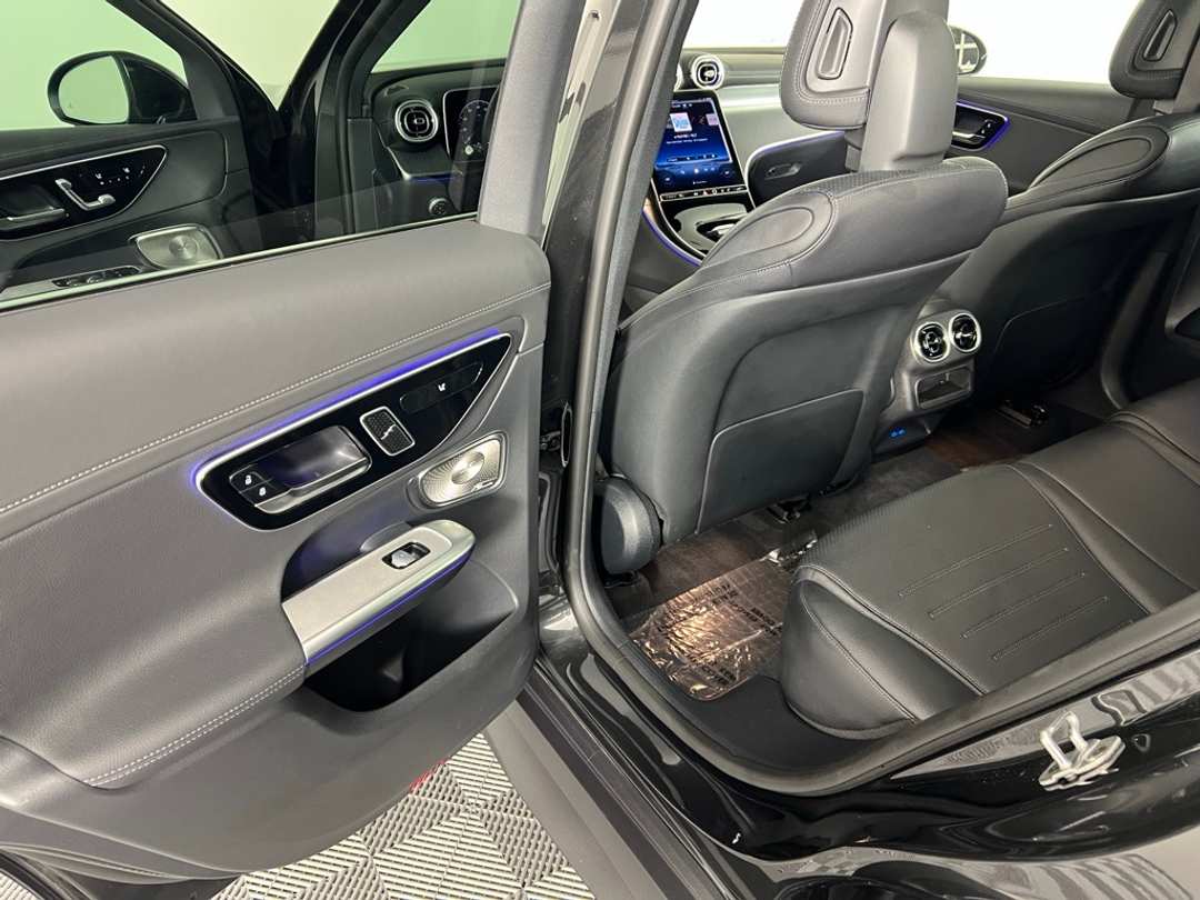 2025 Mercedes-Benz GLC GLC 300 - Image 24