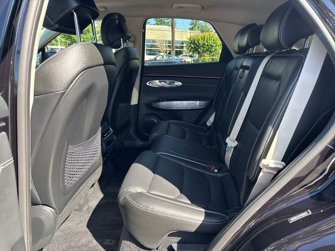 2026 Genesis Electrified Gv70 - Image 43