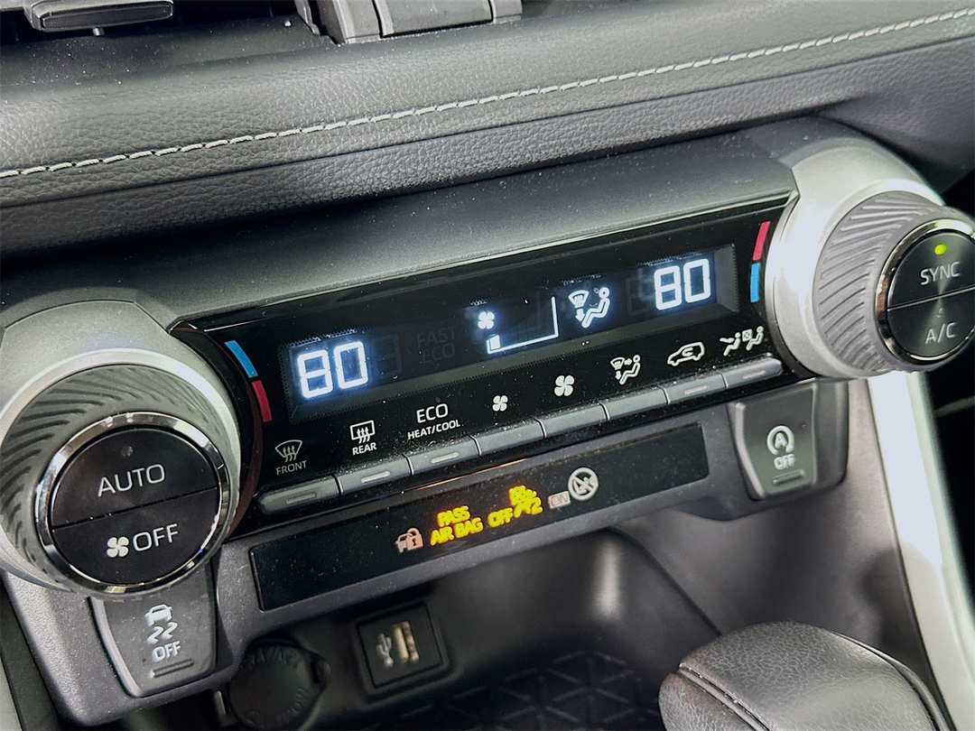 2024 Toyota Rav4 XLE - Image 16