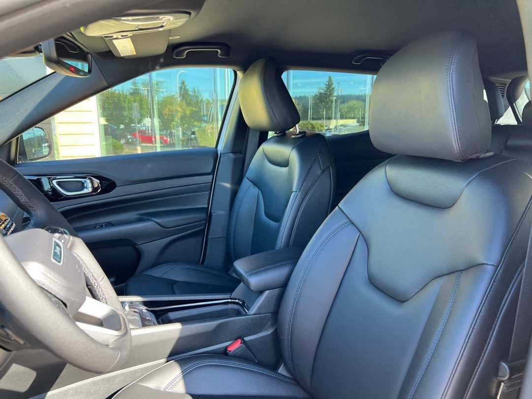 2026 Jeep Compass Limited - Image 13