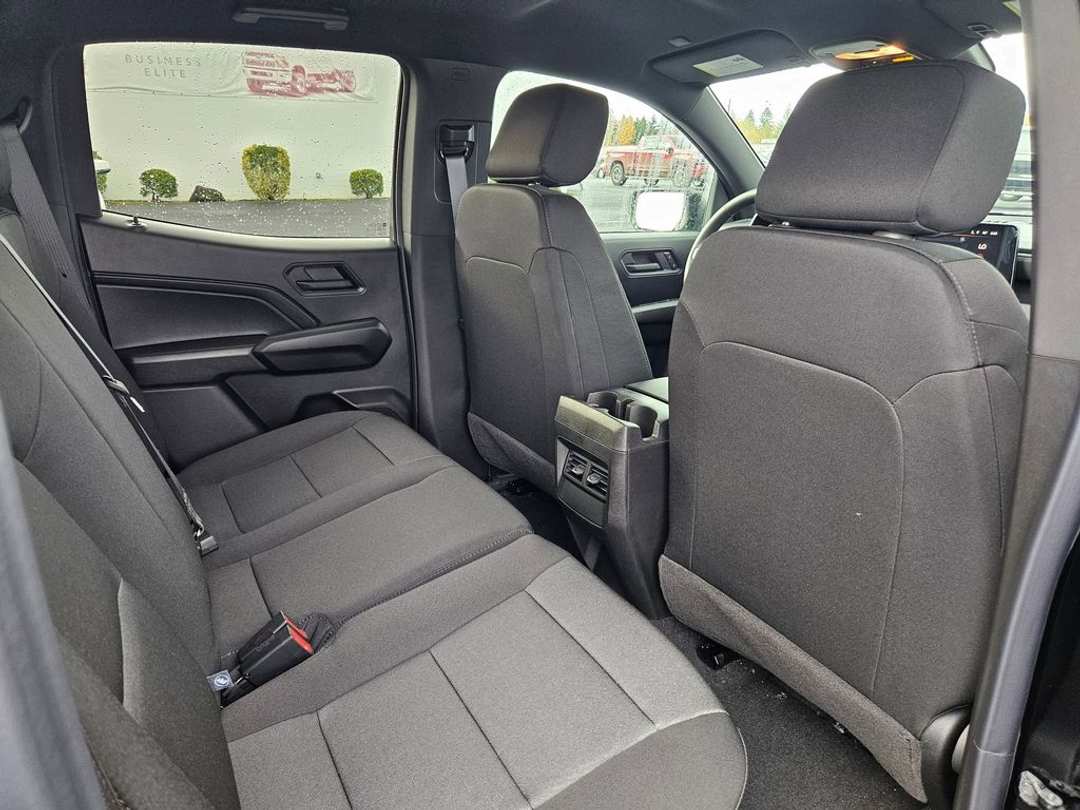 2026 Chevrolet Colorado Trail Boss - Image 37