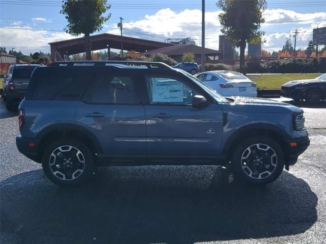 2024 Ford Bronco Sport Outer Banks - Image 6