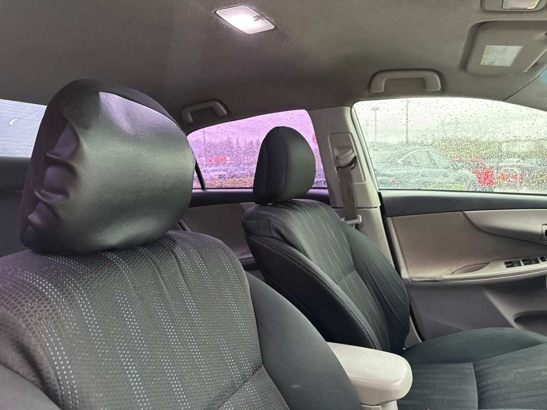 2013 Toyota Corolla LE - Image 14