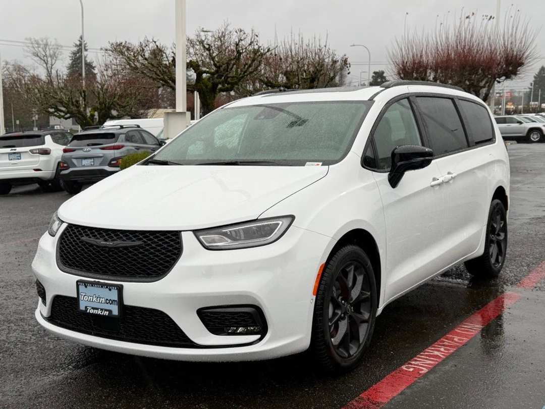 2026 Chrysler Pacifica Select - Image 3