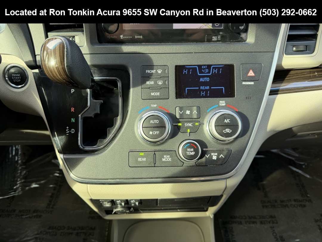 2017 Toyota Sienna XLE - Image 22