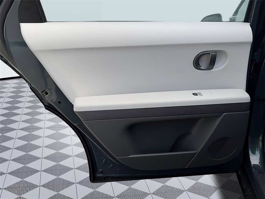 2026 Hyundai Ioniq 5 SEL - Image 29