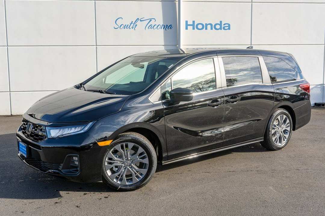 2026 Honda Odyssey Touring - Image 2