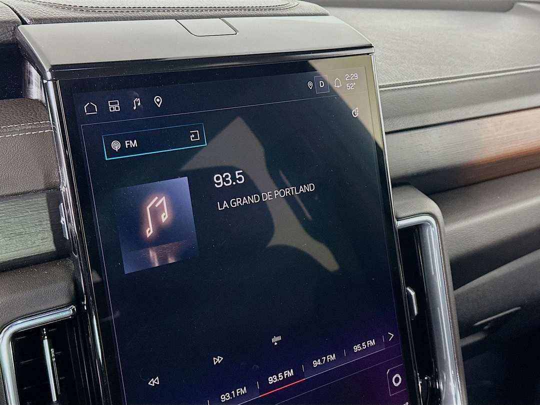 2025 GMC Yukon Denali - Image 16