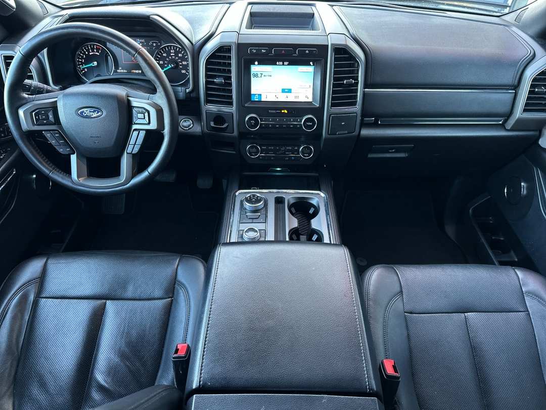 2018 Ford Expedition XLT - Image 12